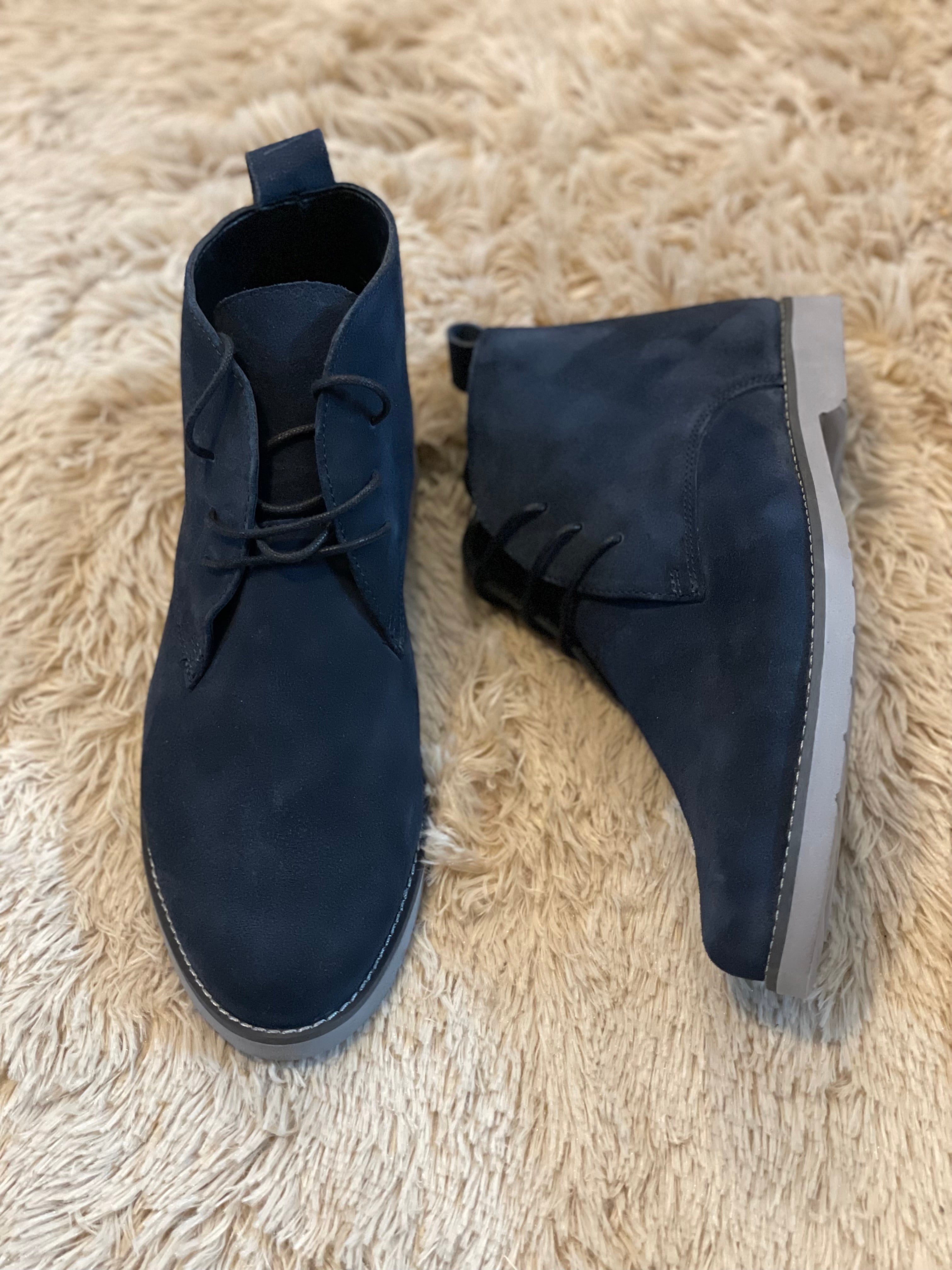 Suede chelsea blue