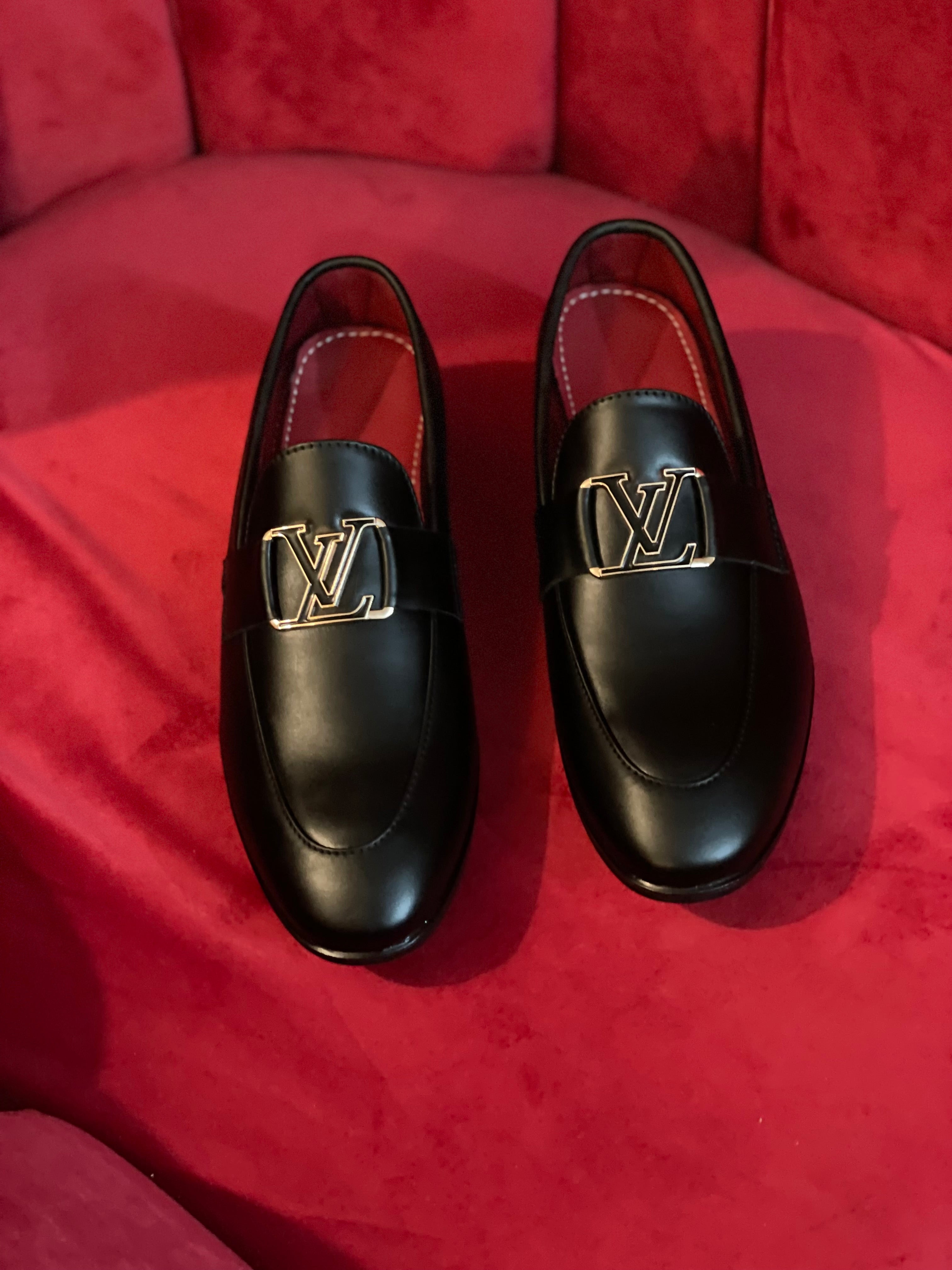 Lv black