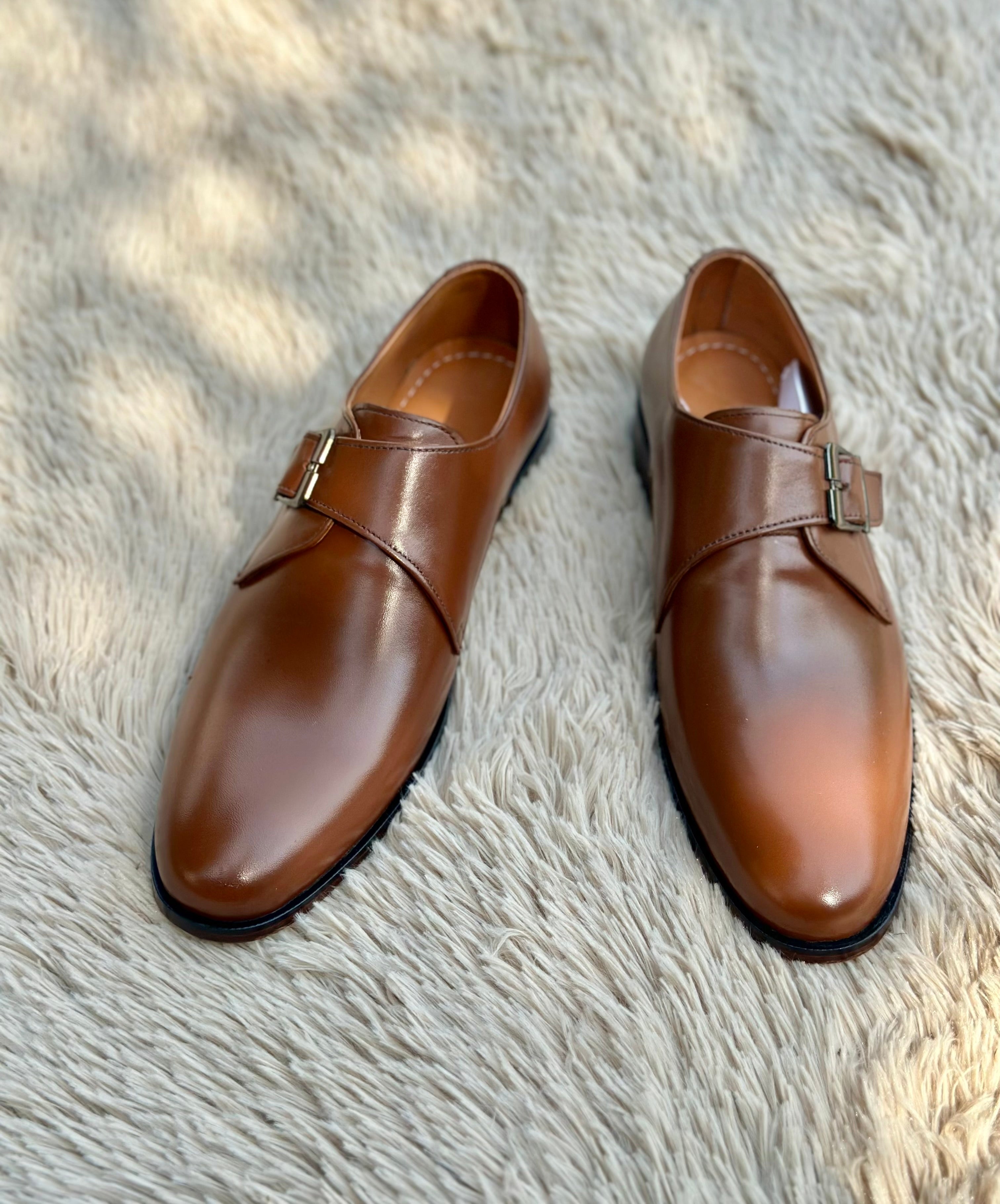 Totally leather side bakle musted