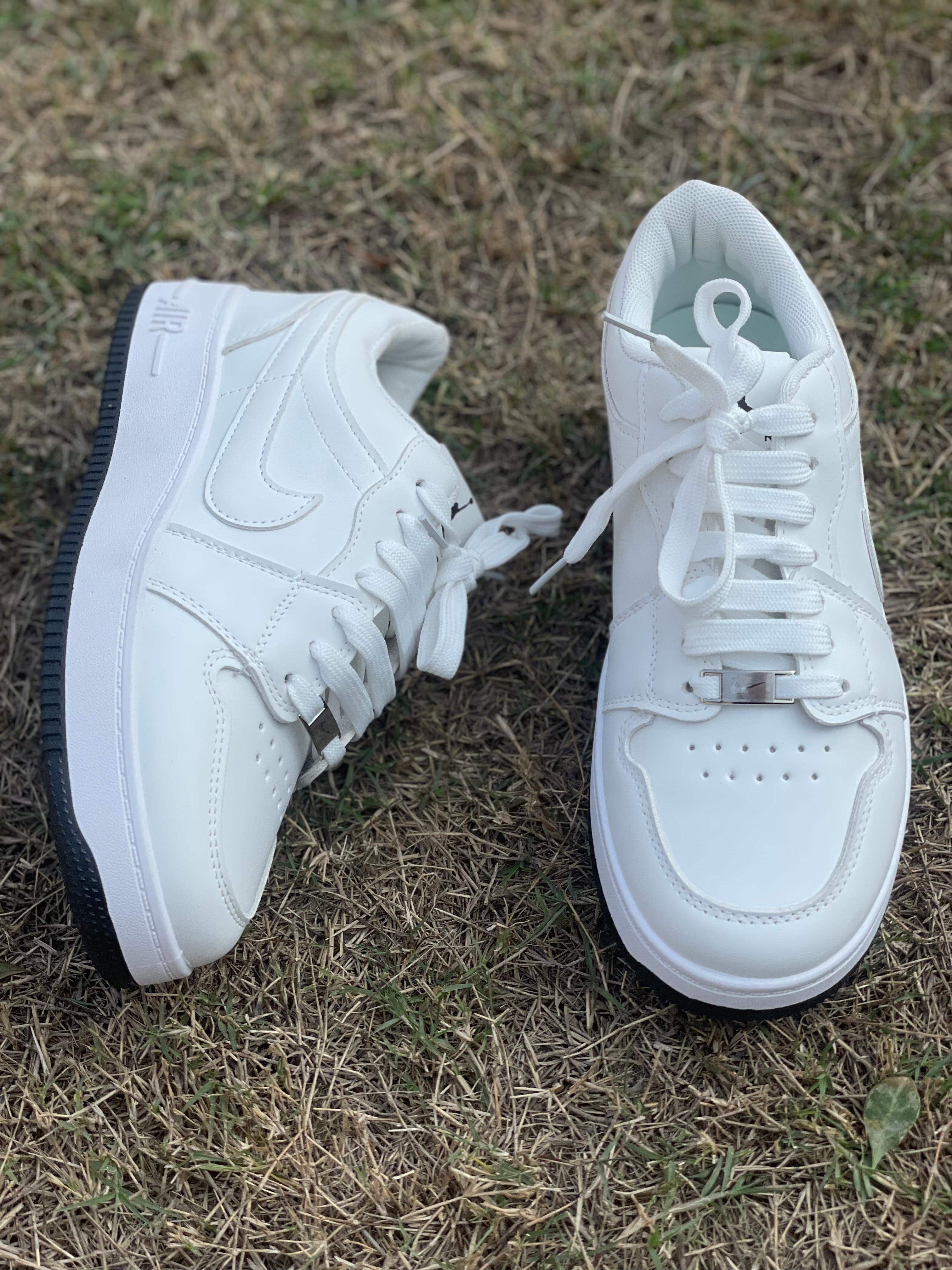 Sneaker white and black
