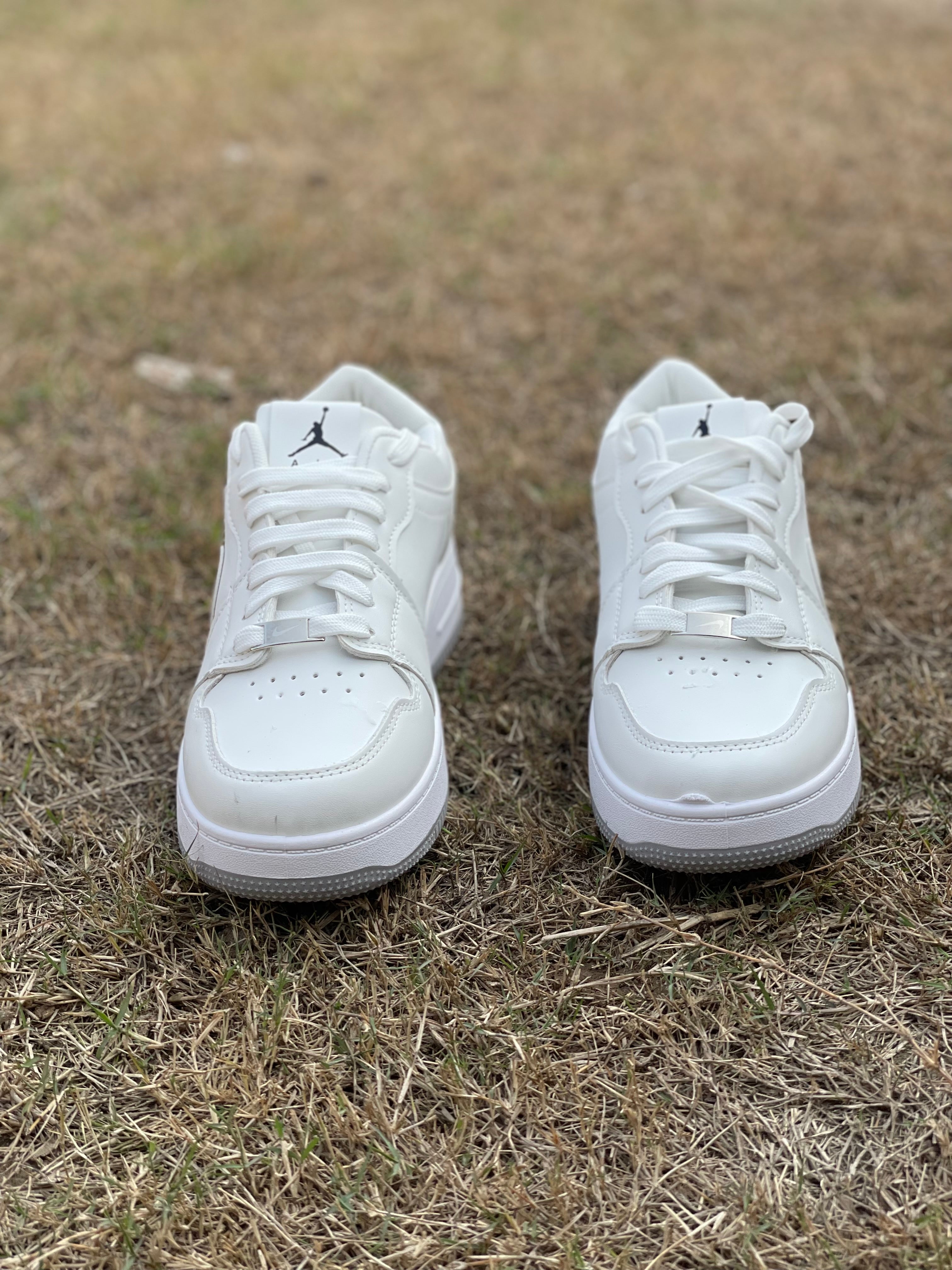 Sneaker white