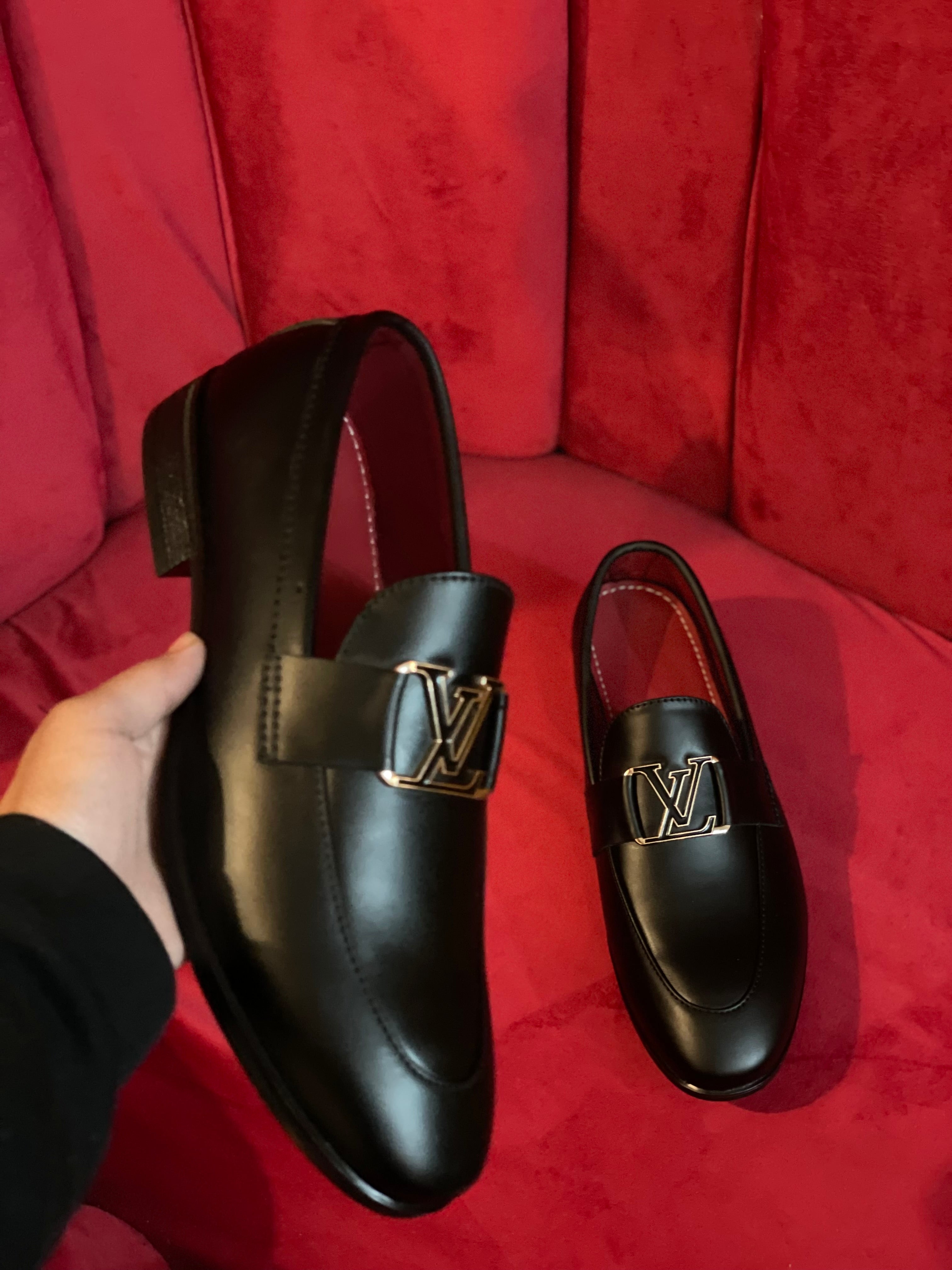 Lv black