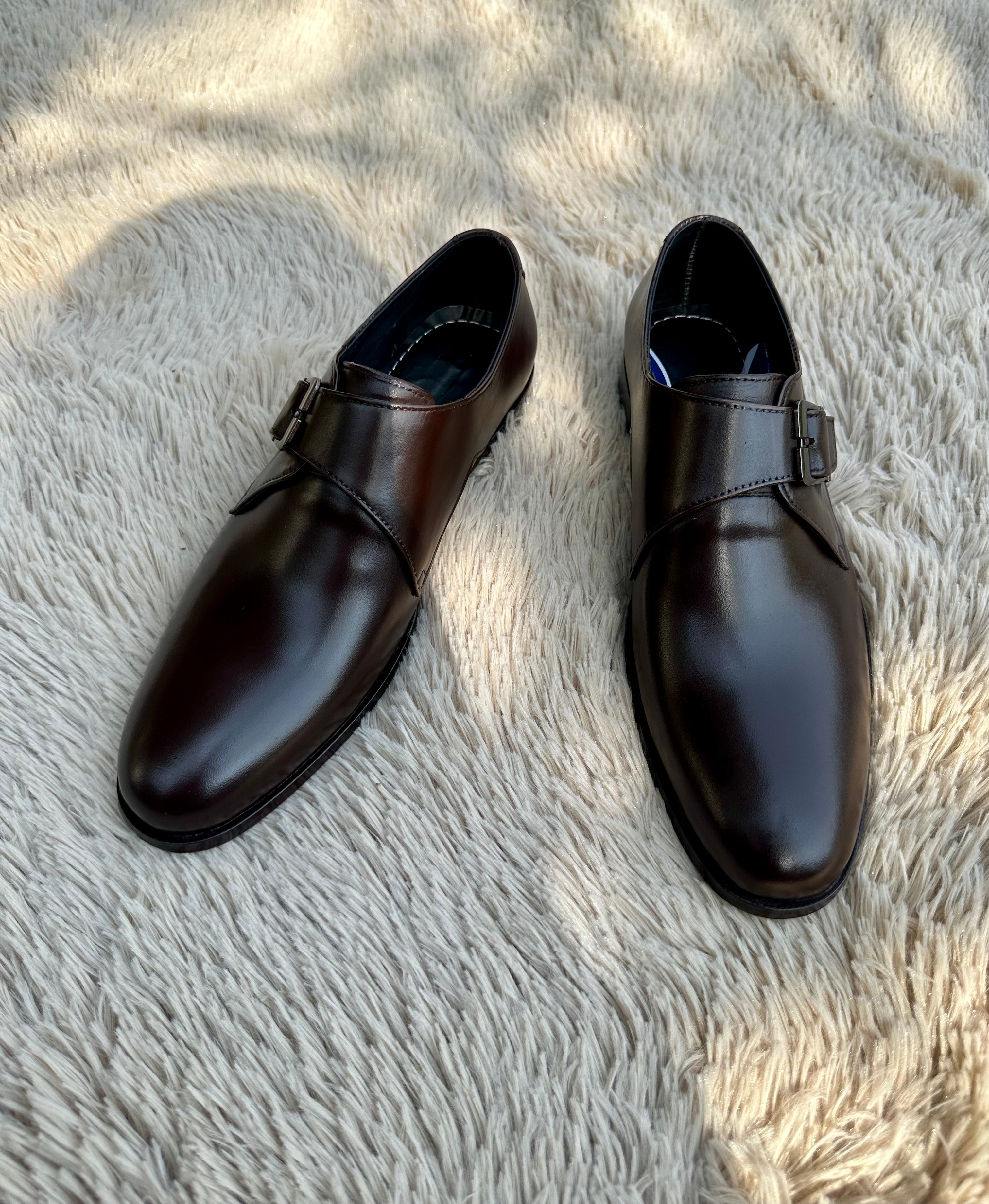 Totally leather side bakle dark brown