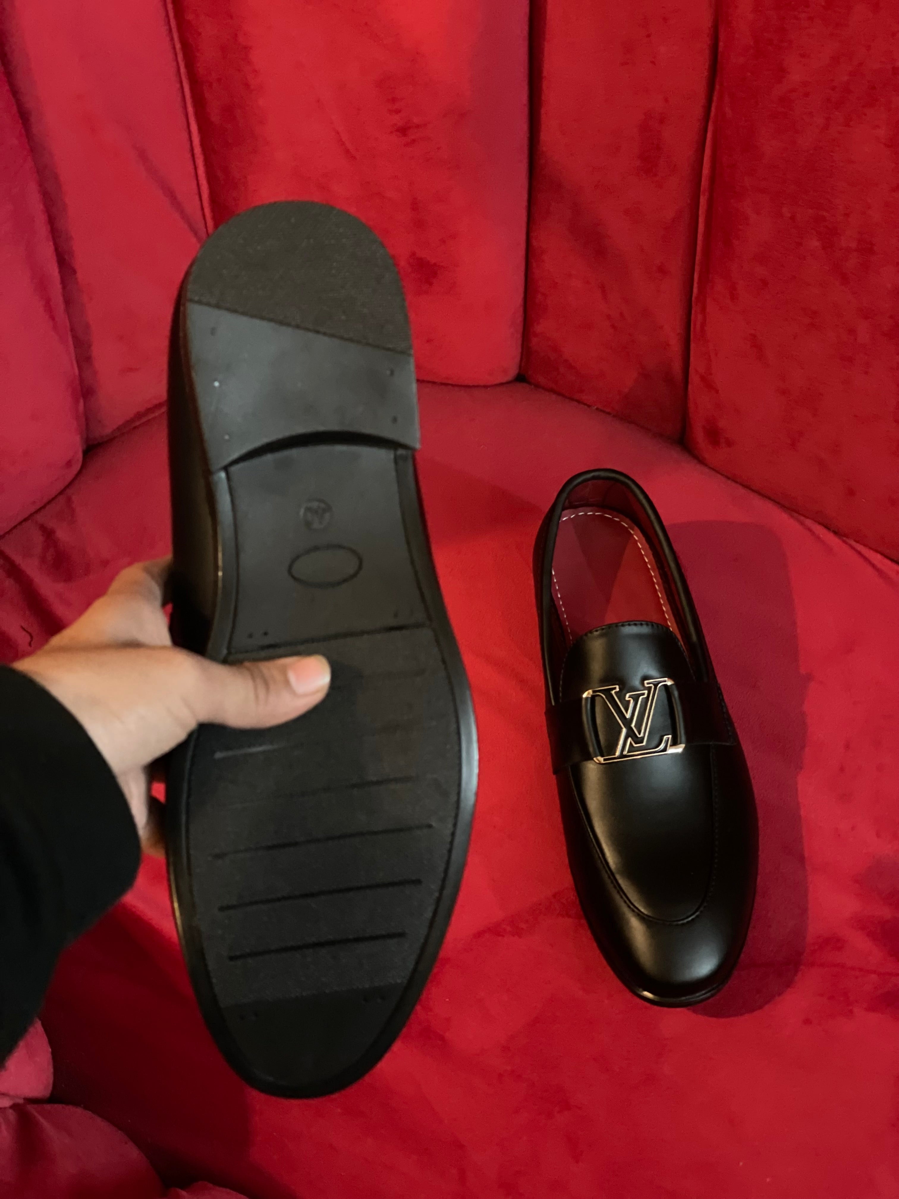 Lv black