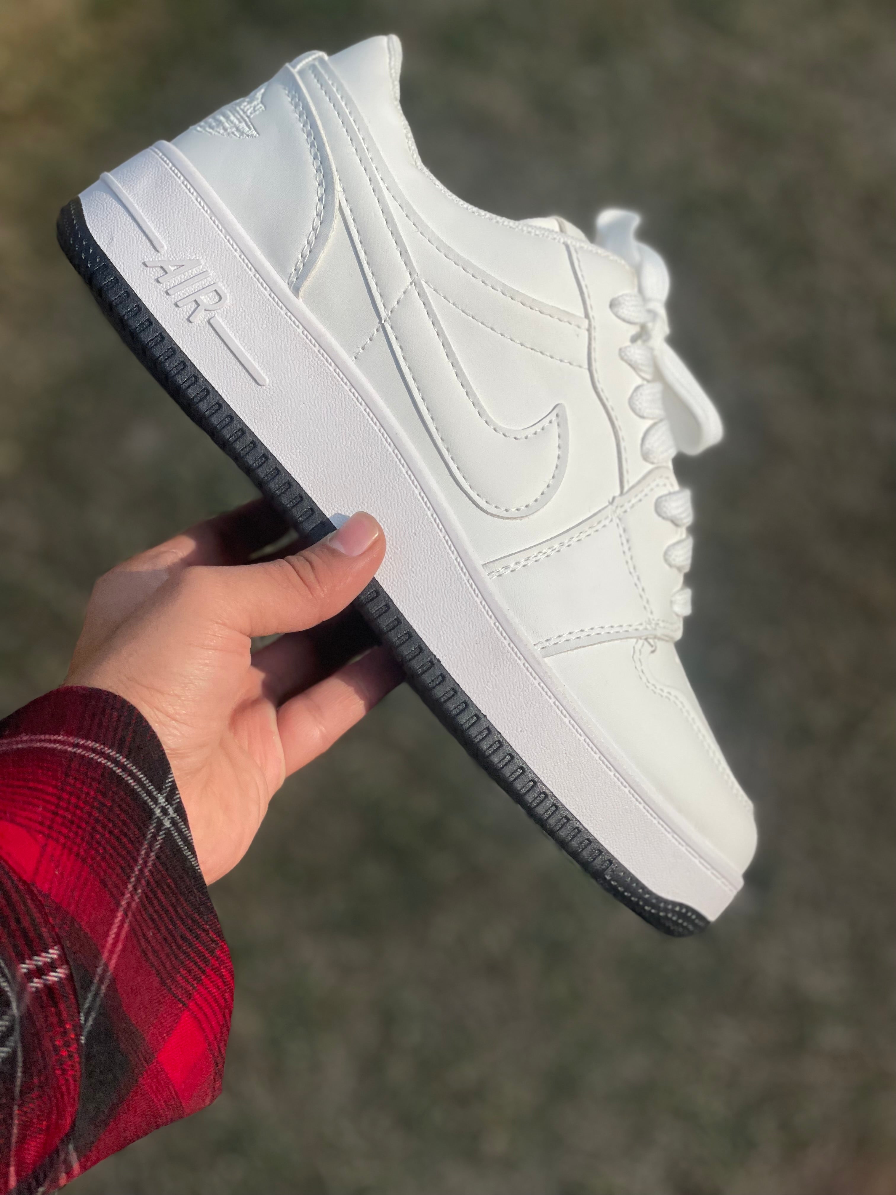 Sneaker white and black