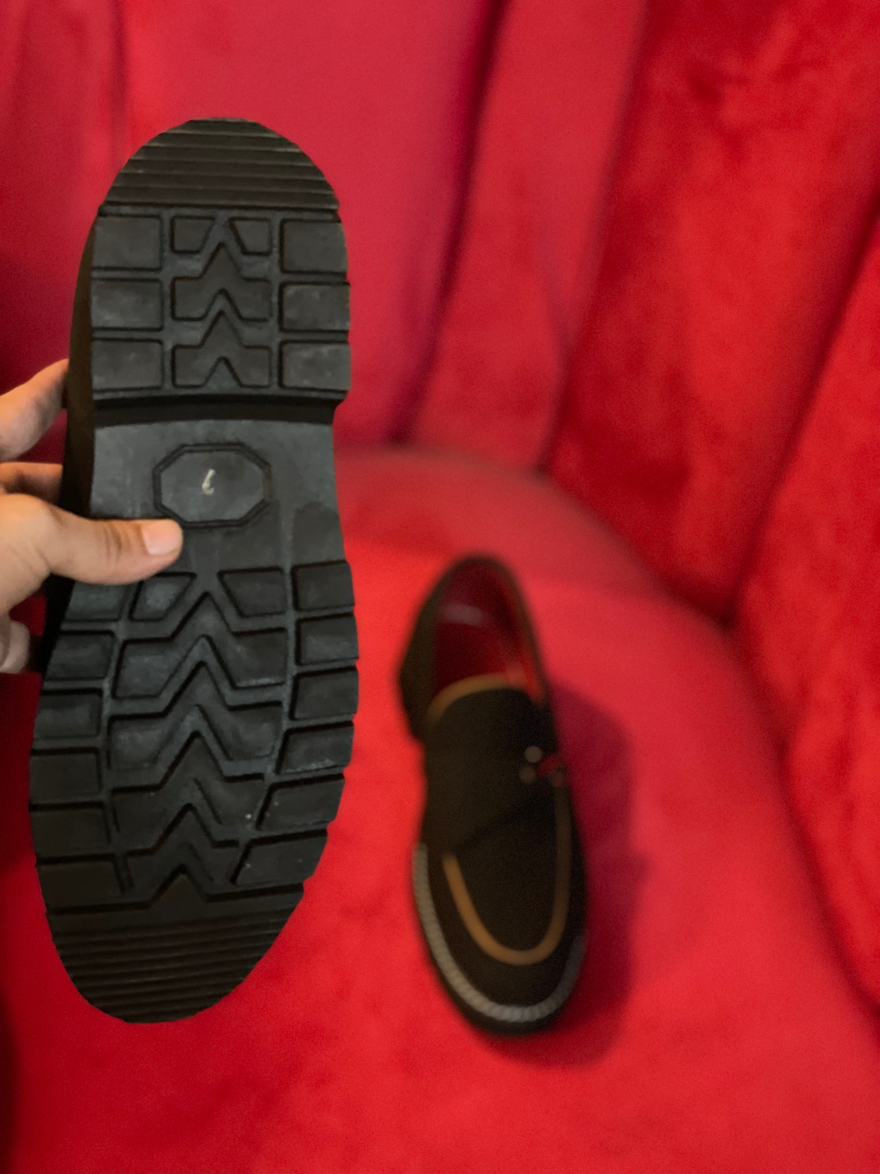 V shoes