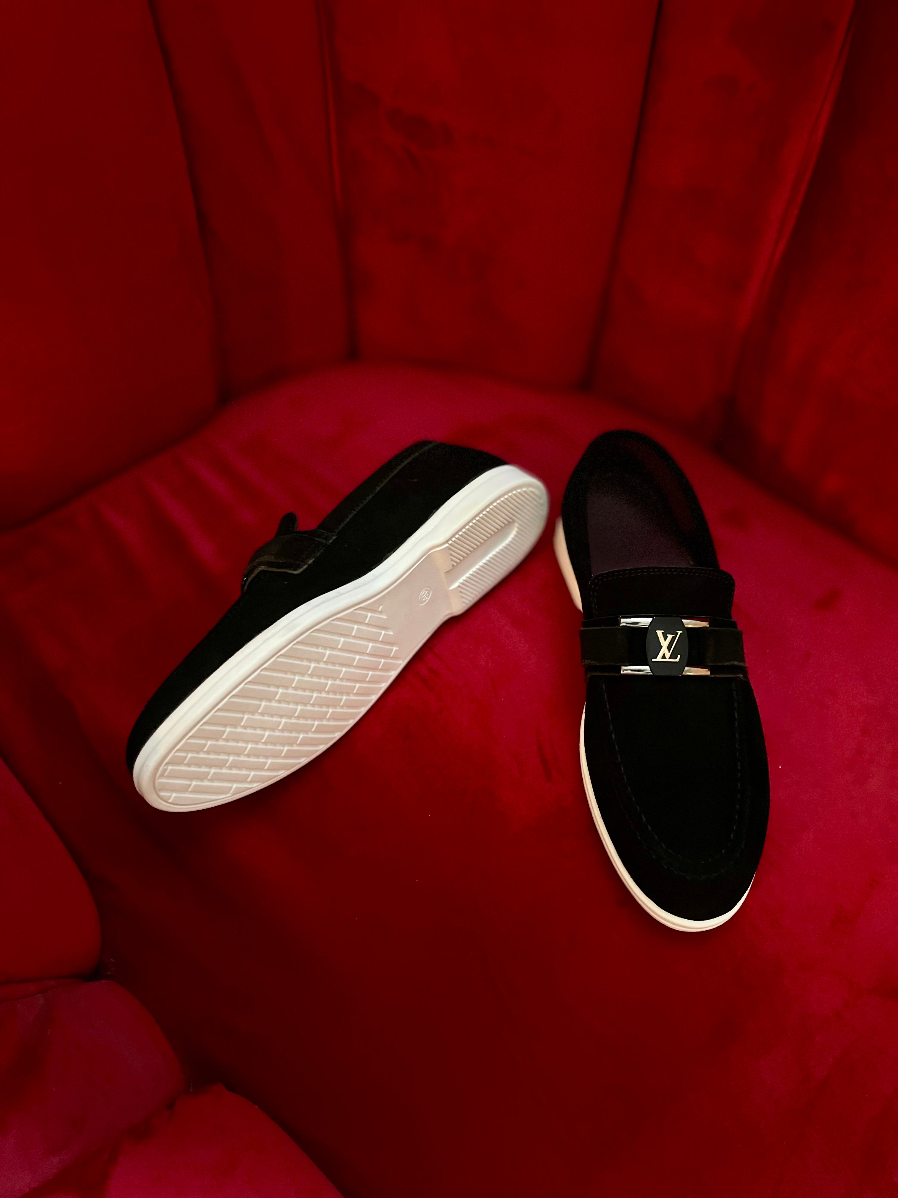 Loro piana lv black&white