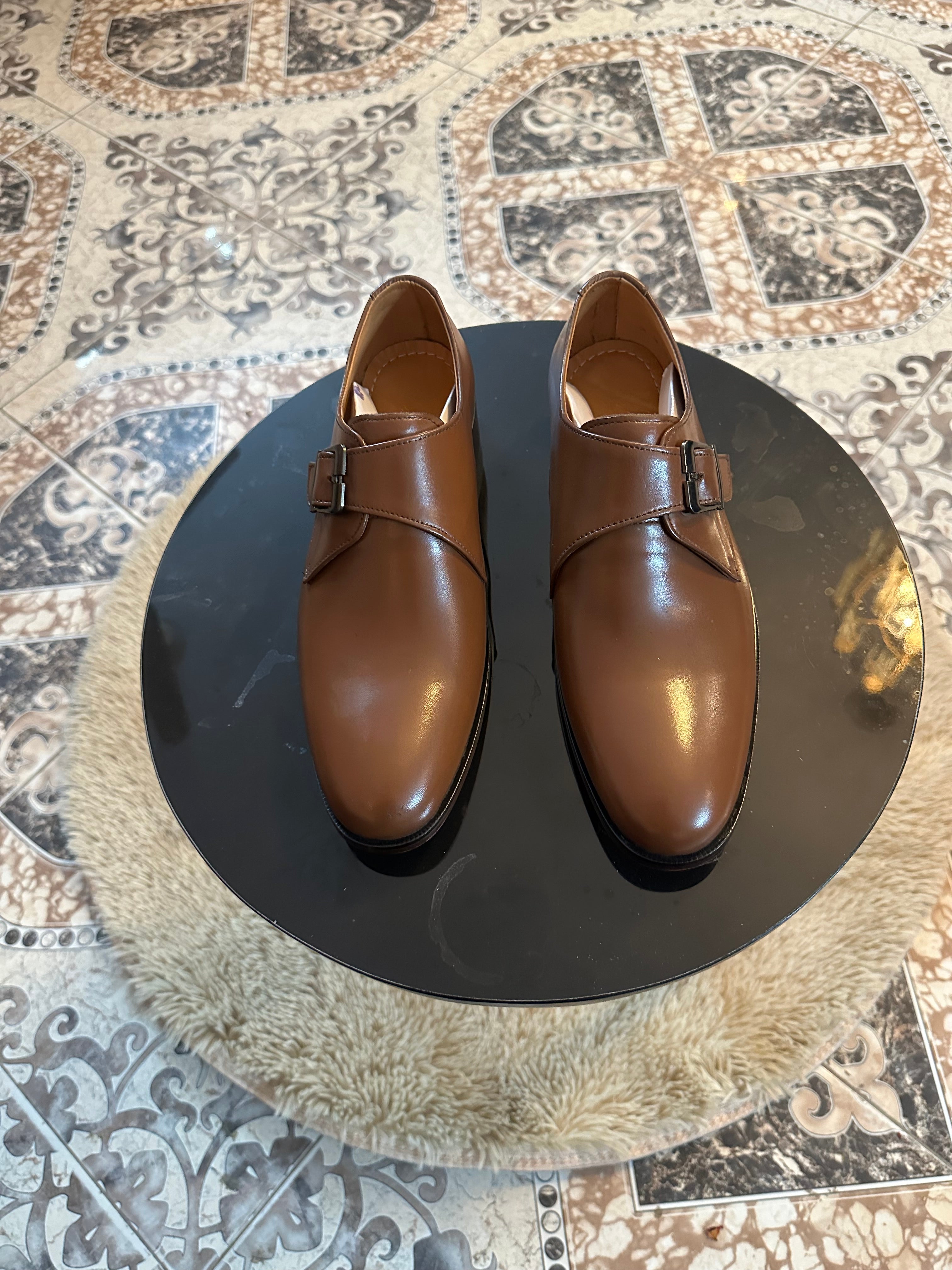 Totally leather side bakle musted